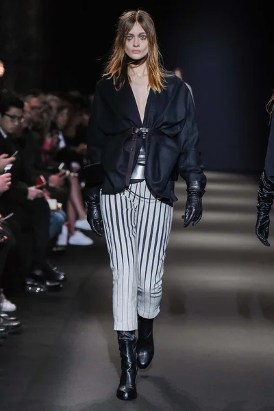 Look 8